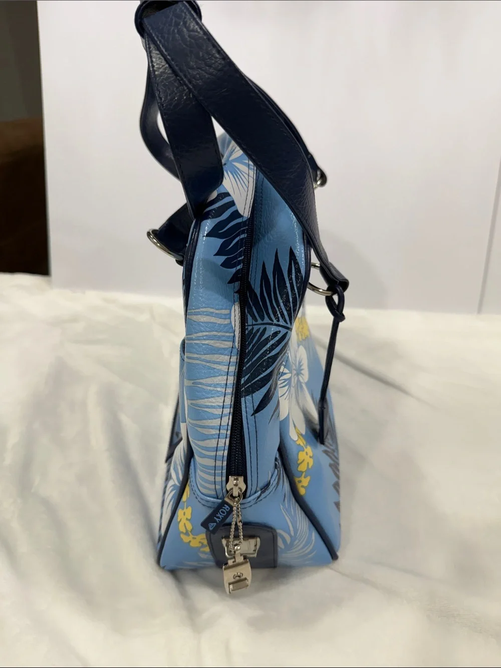 Vintage Quicksilver Roxy Blue Floral Hibiscus Y2K Carry On Luggage Bag